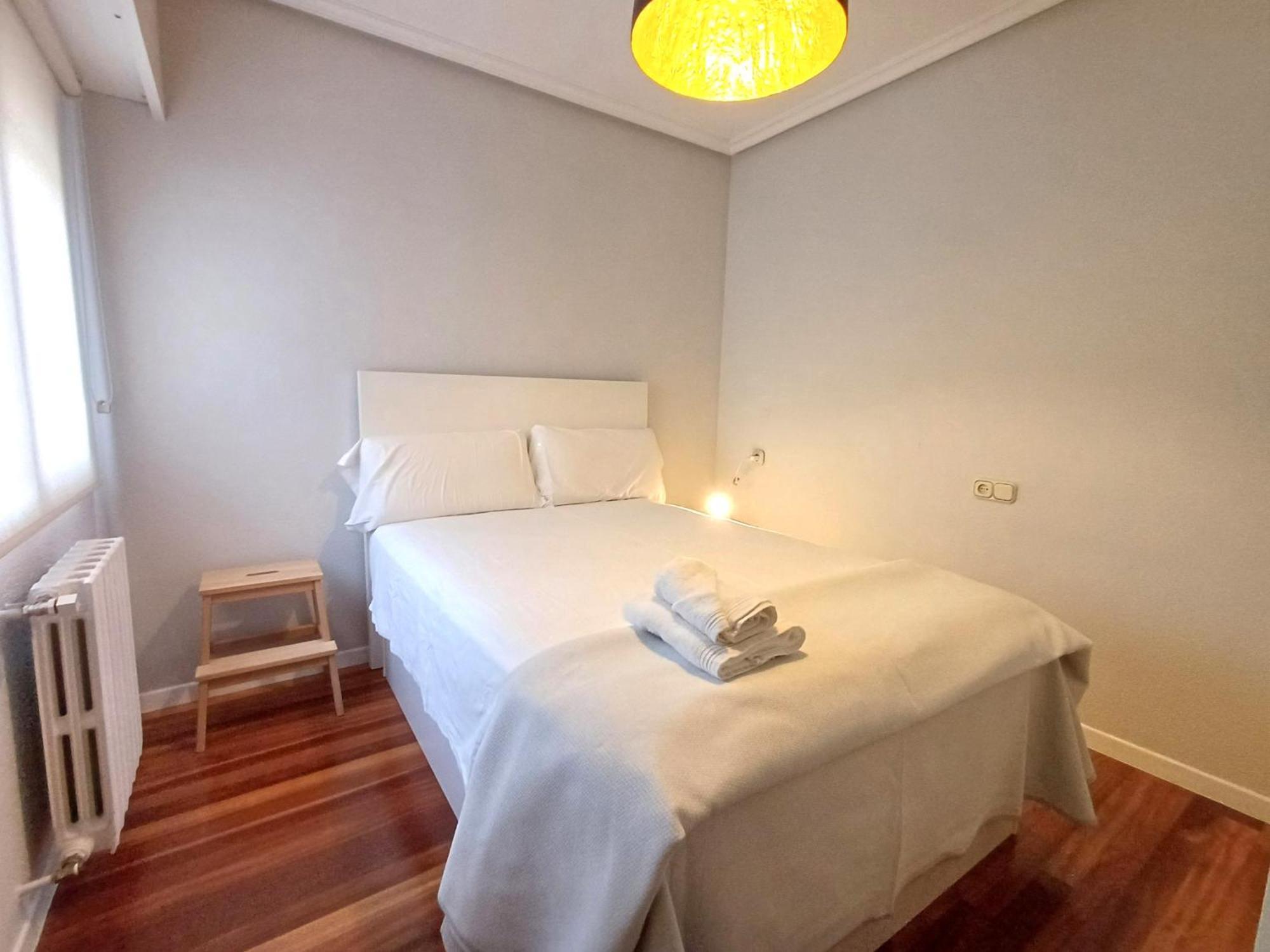 4J - Ourense Centro Con Parking Екстериор снимка
